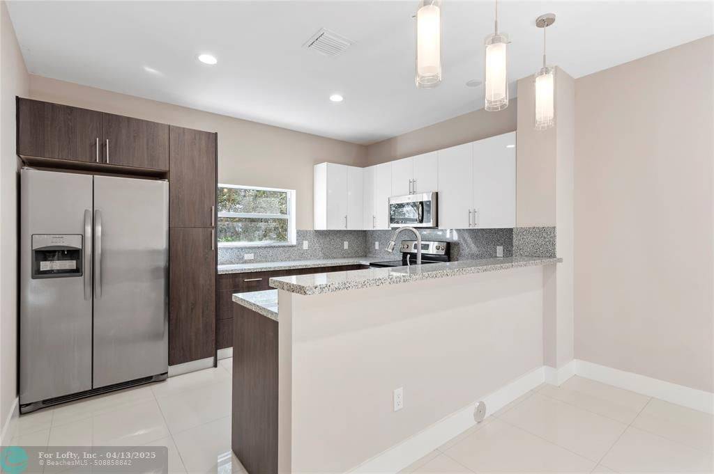 Fort Lauderdale, FL 33315,324 SW 14th Ct #324