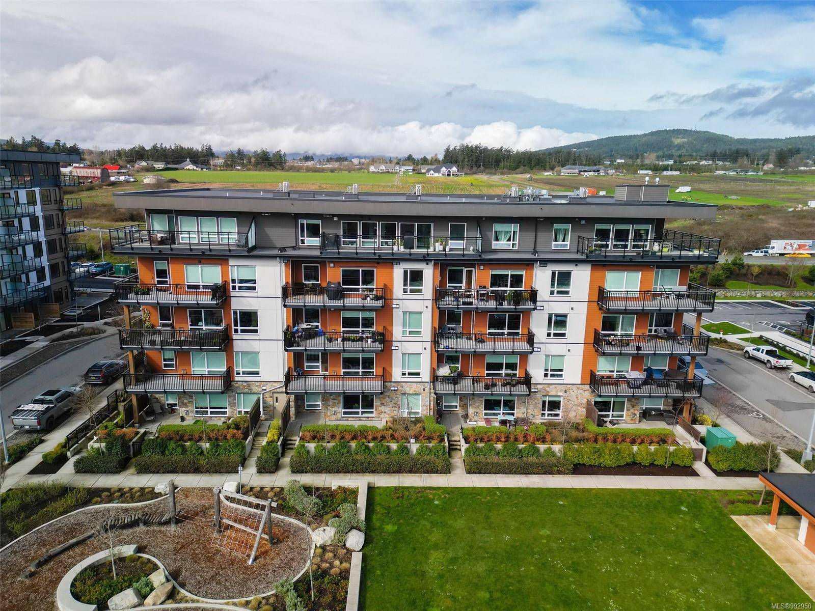 Central Saanich, BC V8M 0C1,2500 Hackett Cres #206
