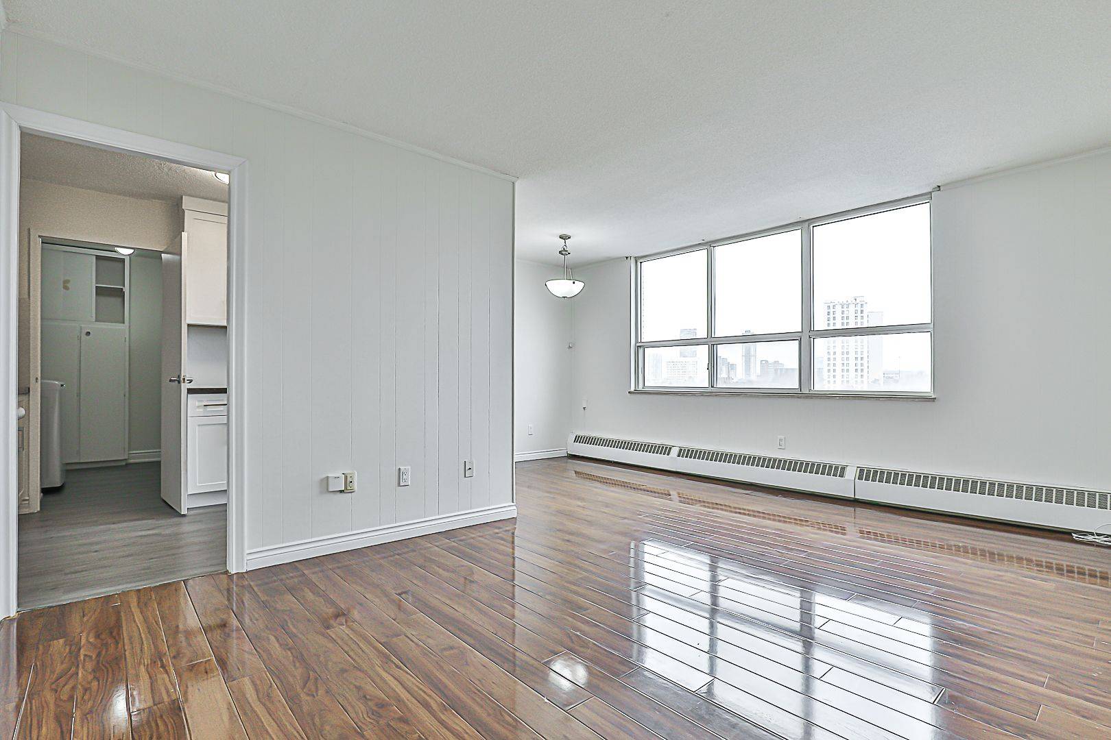 Toronto C15, ON M2J 1L2,5 Parkway Forest DR #905