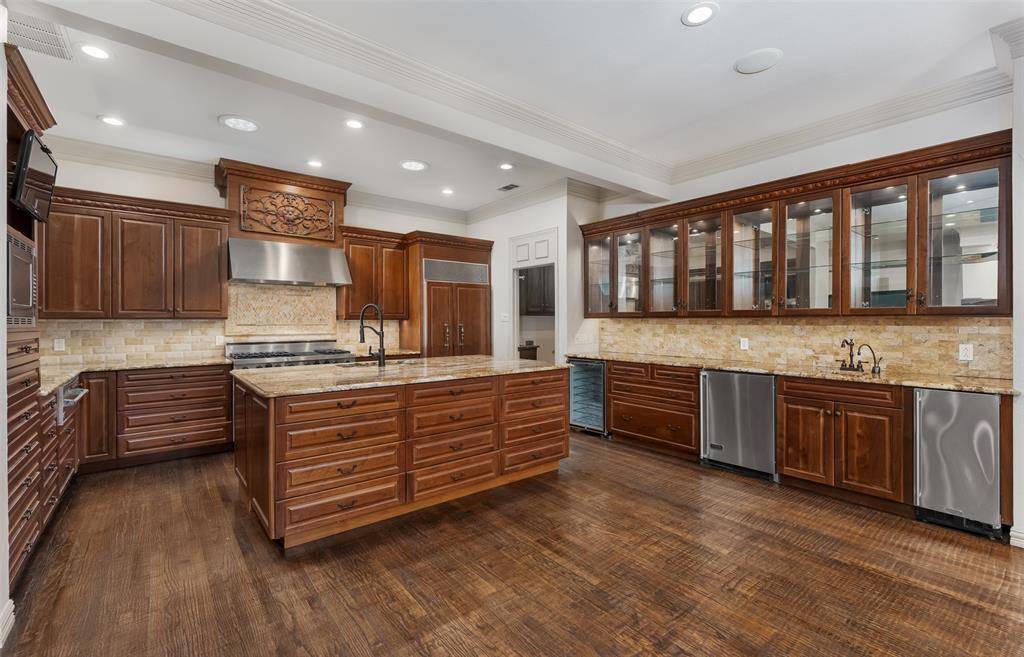 Dallas, TX 75248,17202 Meadow Tree Circle