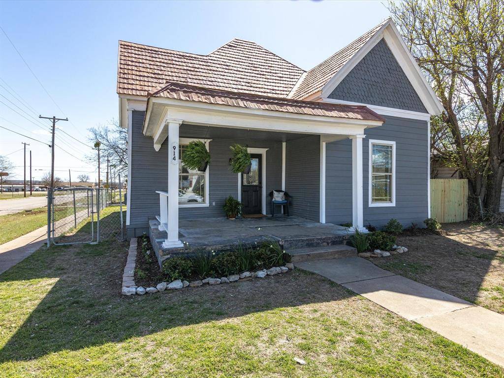 Mineral Wells, TX 76067,914 SE 2nd Street