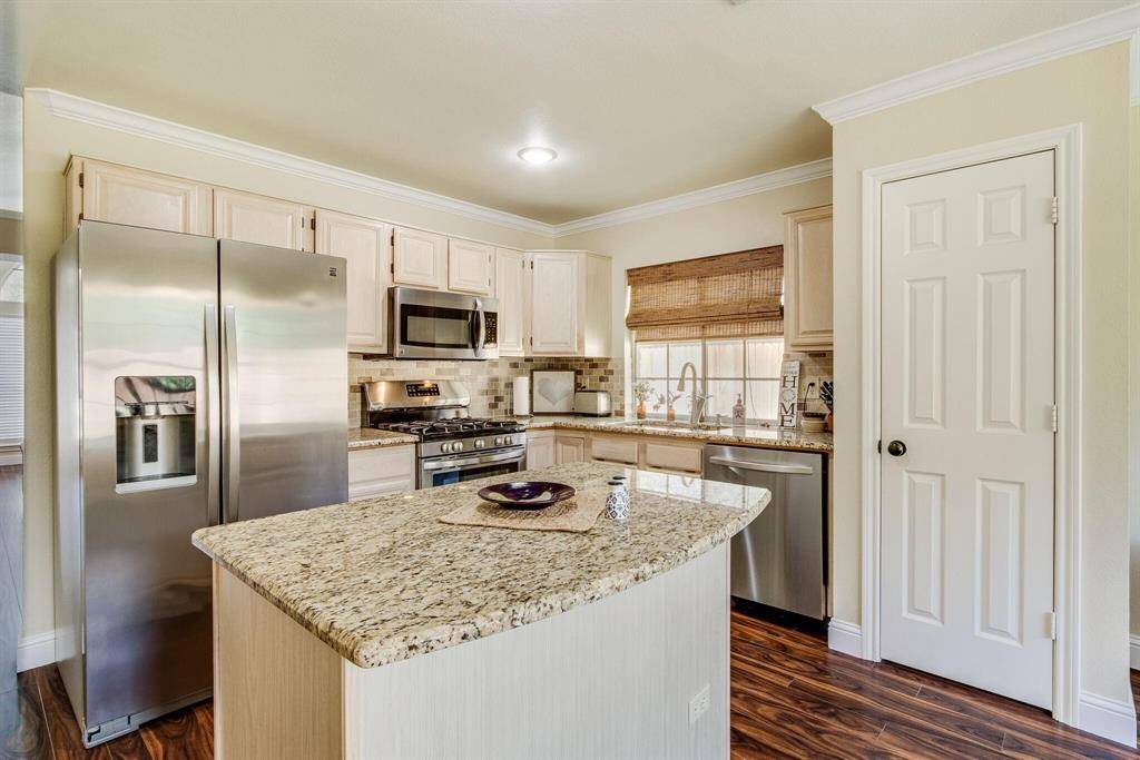 Grapevine, TX 76051,1902 Wood Crest Drive