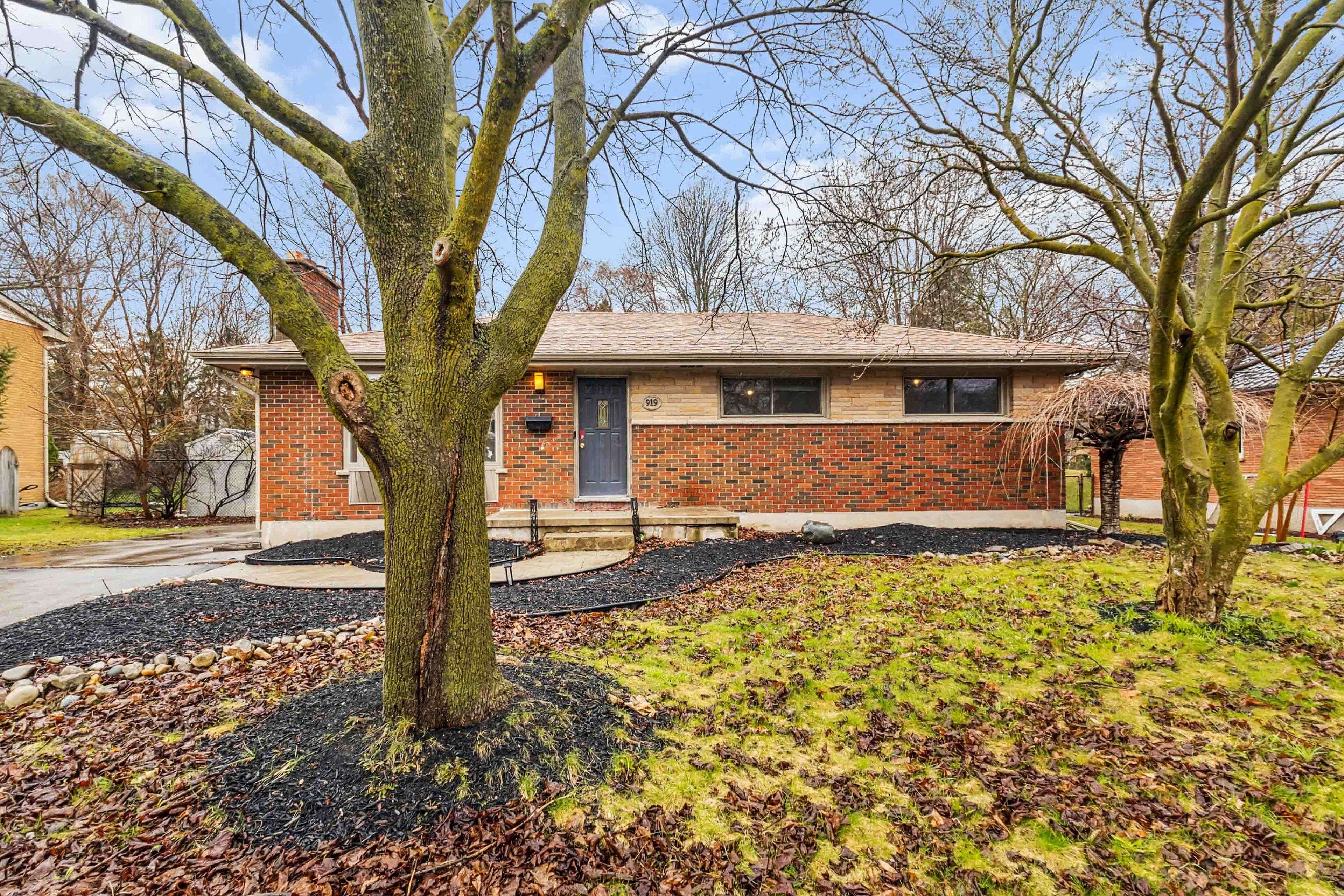 London, ON N6H 3A8,919 Quinton RD