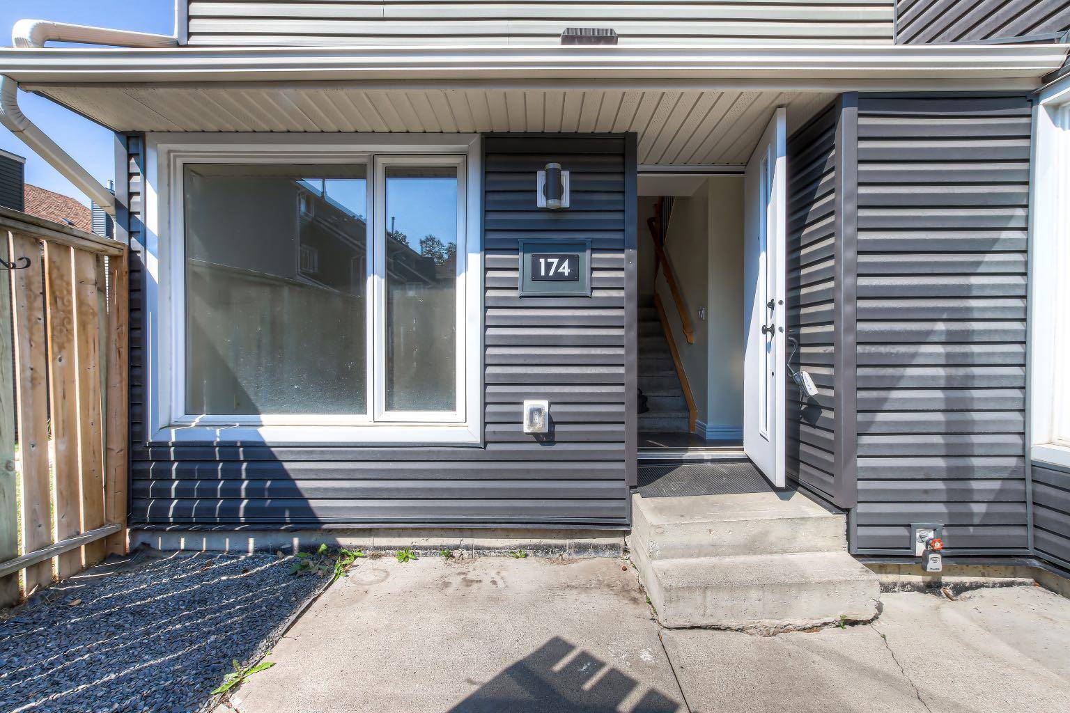 Calgary, AB T3E 6T9,77 Glamis GN SW #174