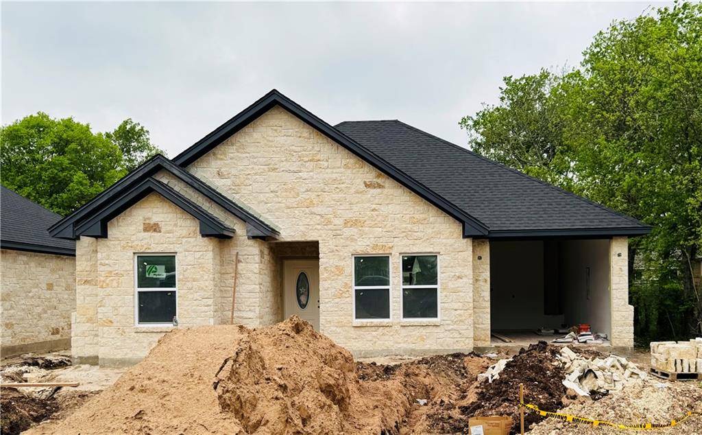 Mcgregor, TX 76657,329 Rogers Street