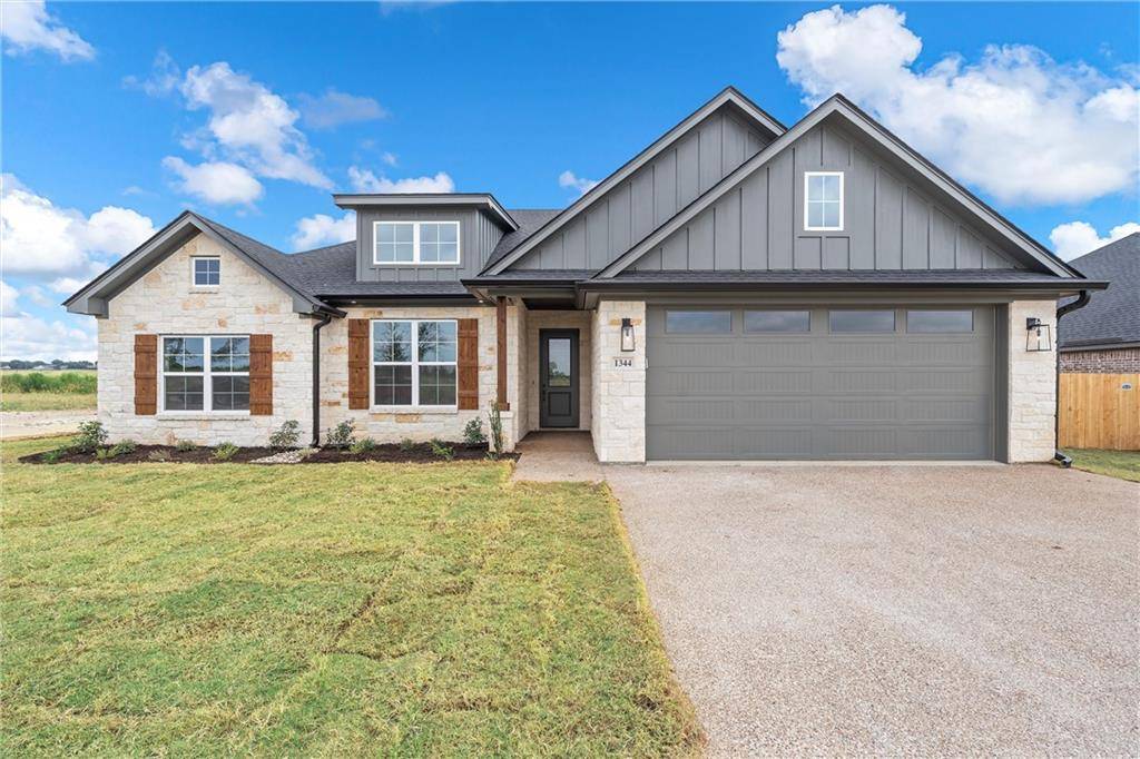 Hewitt, TX 76643,1344 Red Rock Road