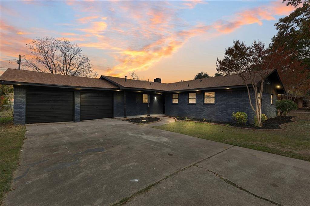Woodway, TX 76712,433 Cranbrook Street