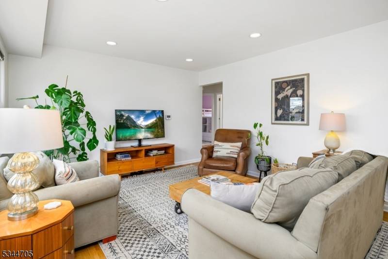 Bloomfield Twp., NJ 07003,40 Craig Pl