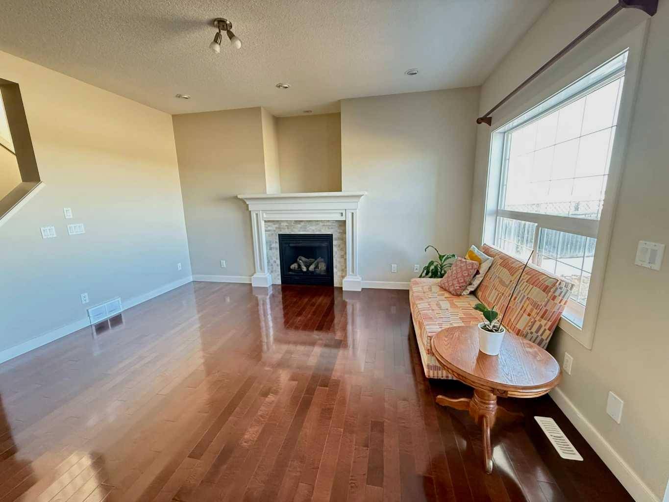 Calgary, AB T3J 0K4,48 Saddlebrook LNDG NE