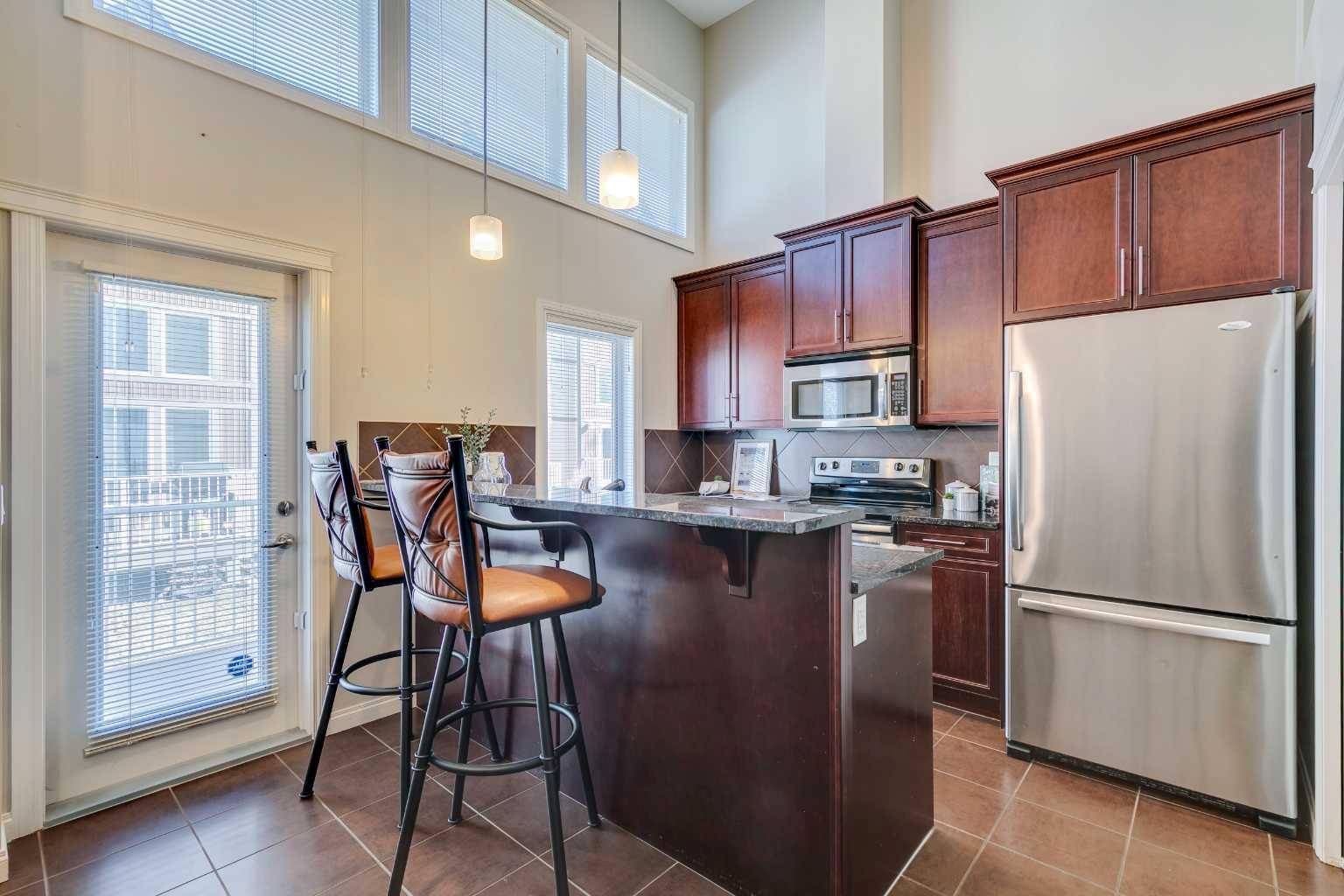 Calgary, AB T3H 0K7,1006 Wentworth Villas SW