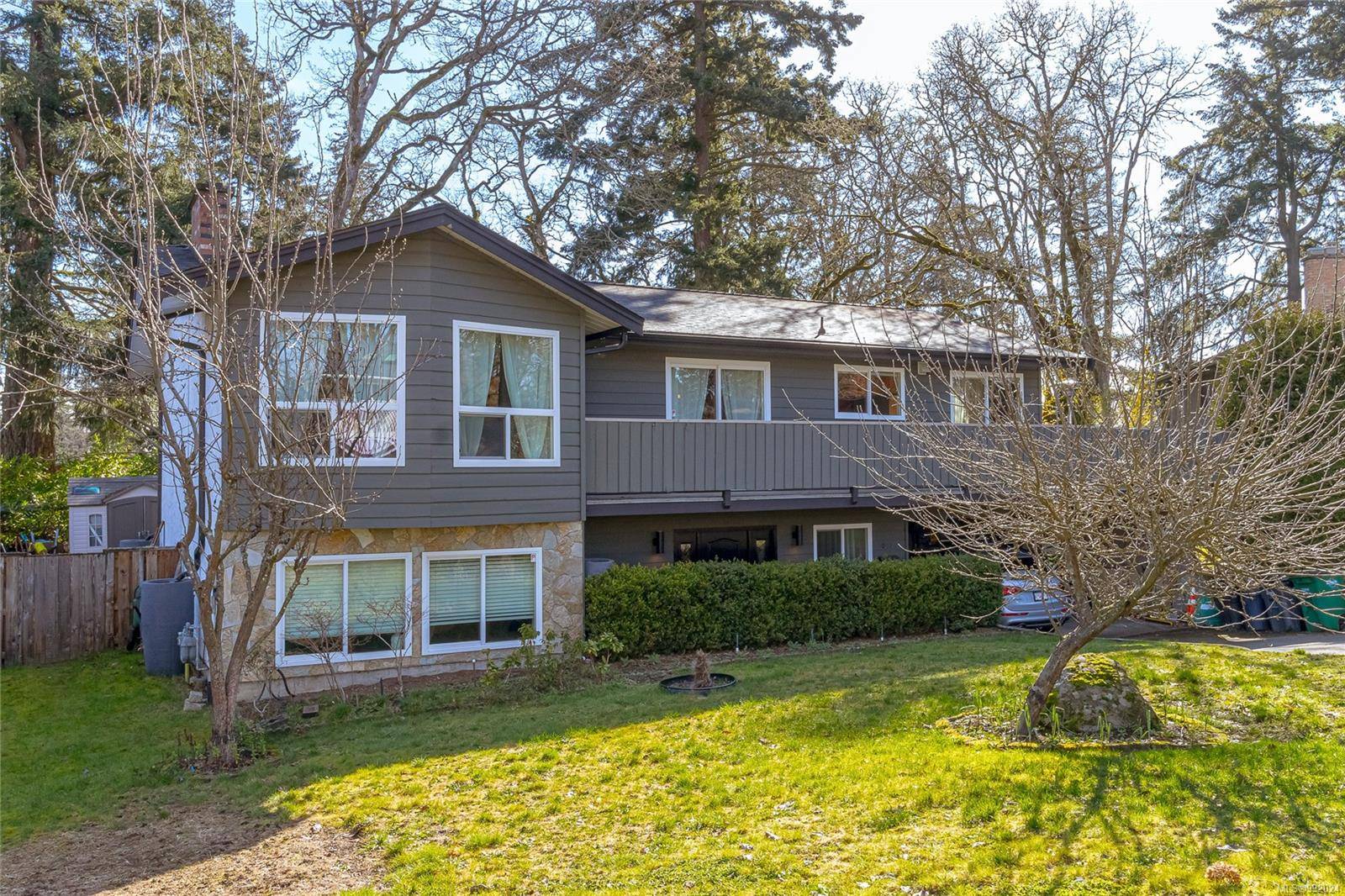 Saanich, BC V8X 4G9,1091 Baldwin Pl