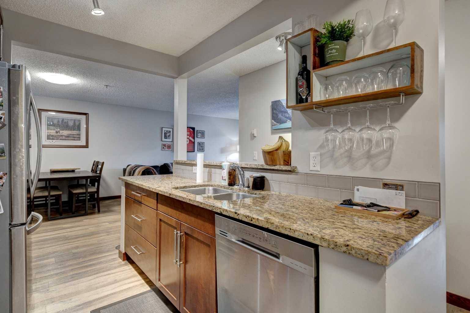Canmore, AB t1w1g8,115 Elk Run Blvd #106