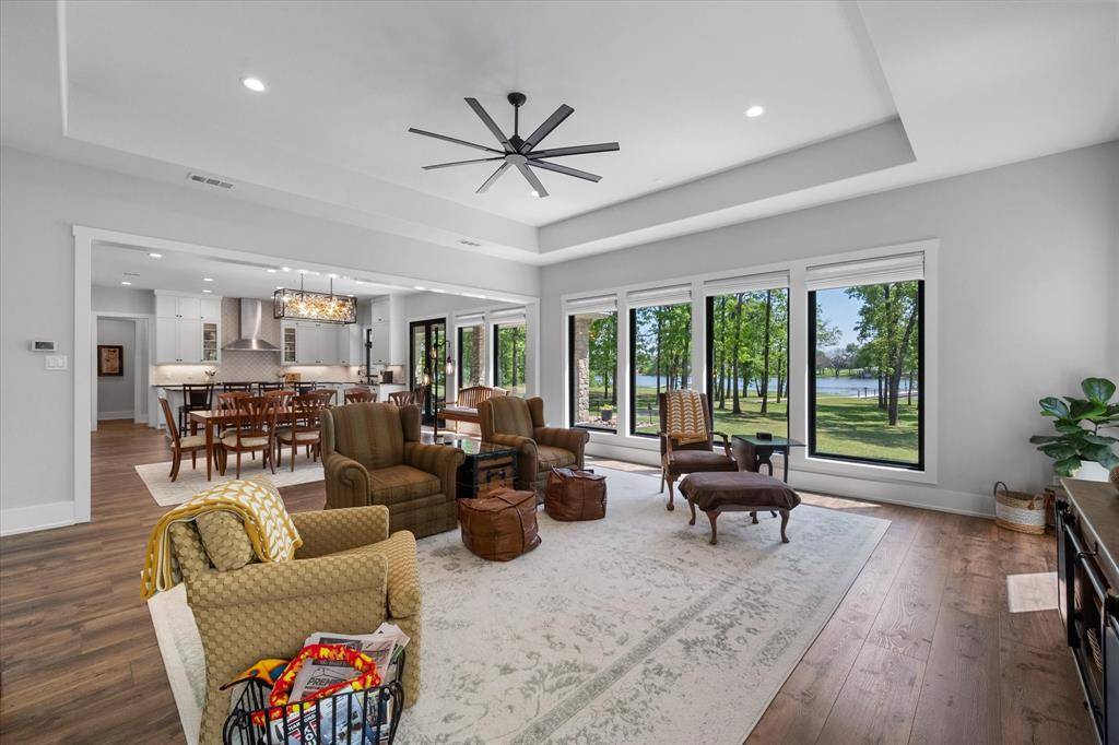 Corsicana, TX 75109,934 Waters Edge Drive