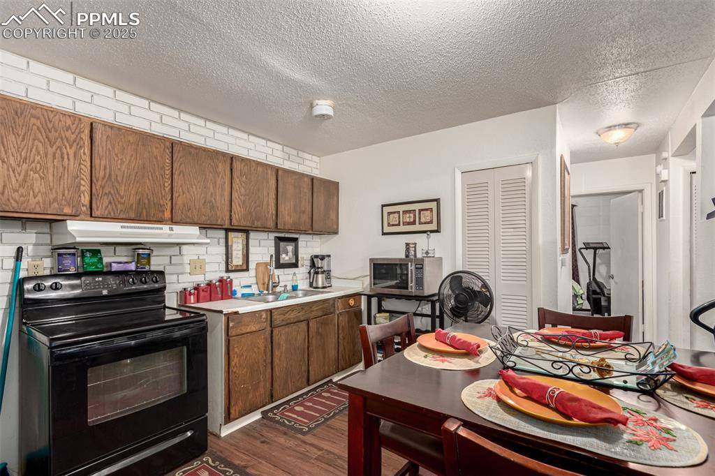 Colorado Springs, CO 80906,373-375 Greensboro ST