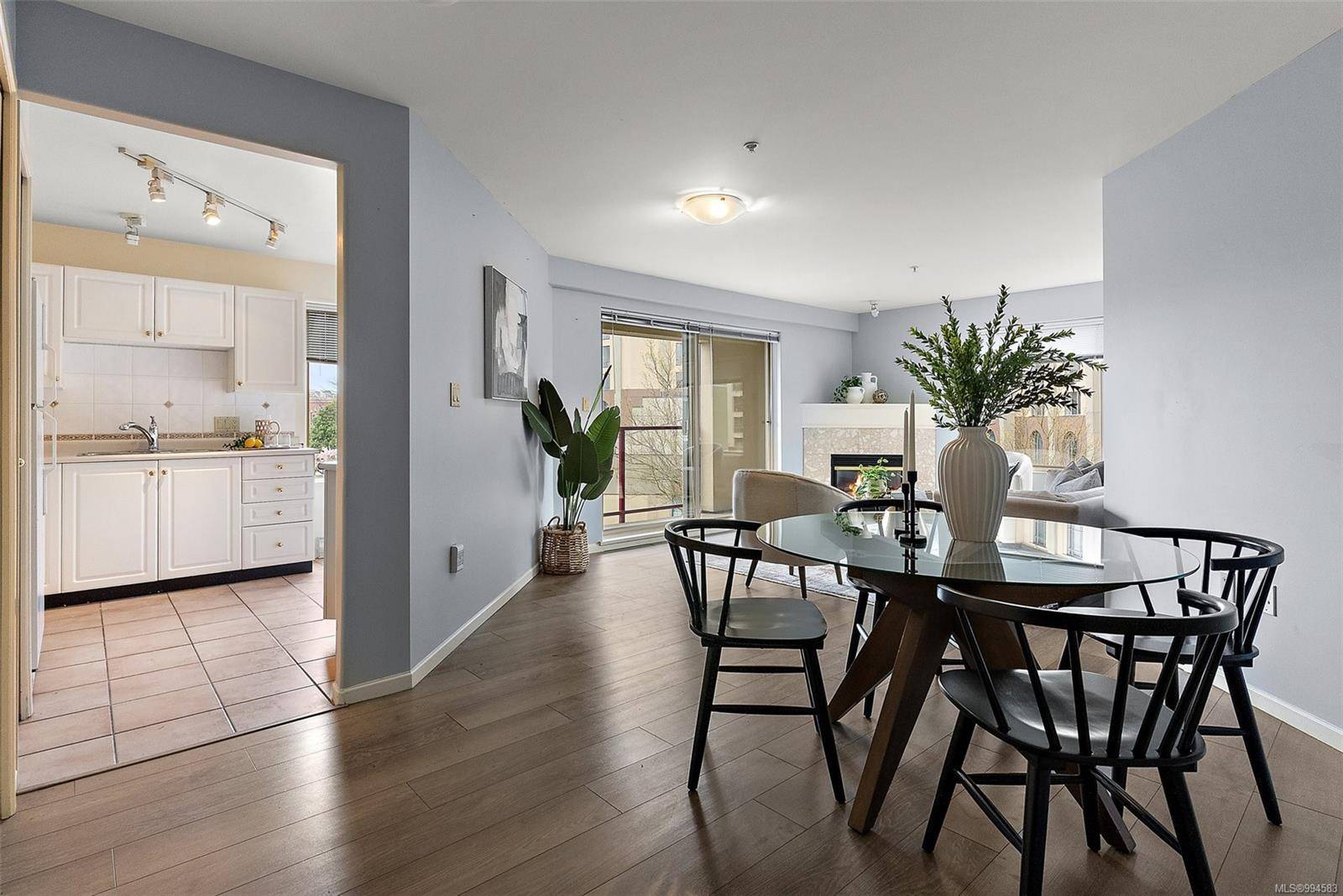 Victoria, BC V9A 7M6,29 Songhees Rd #215