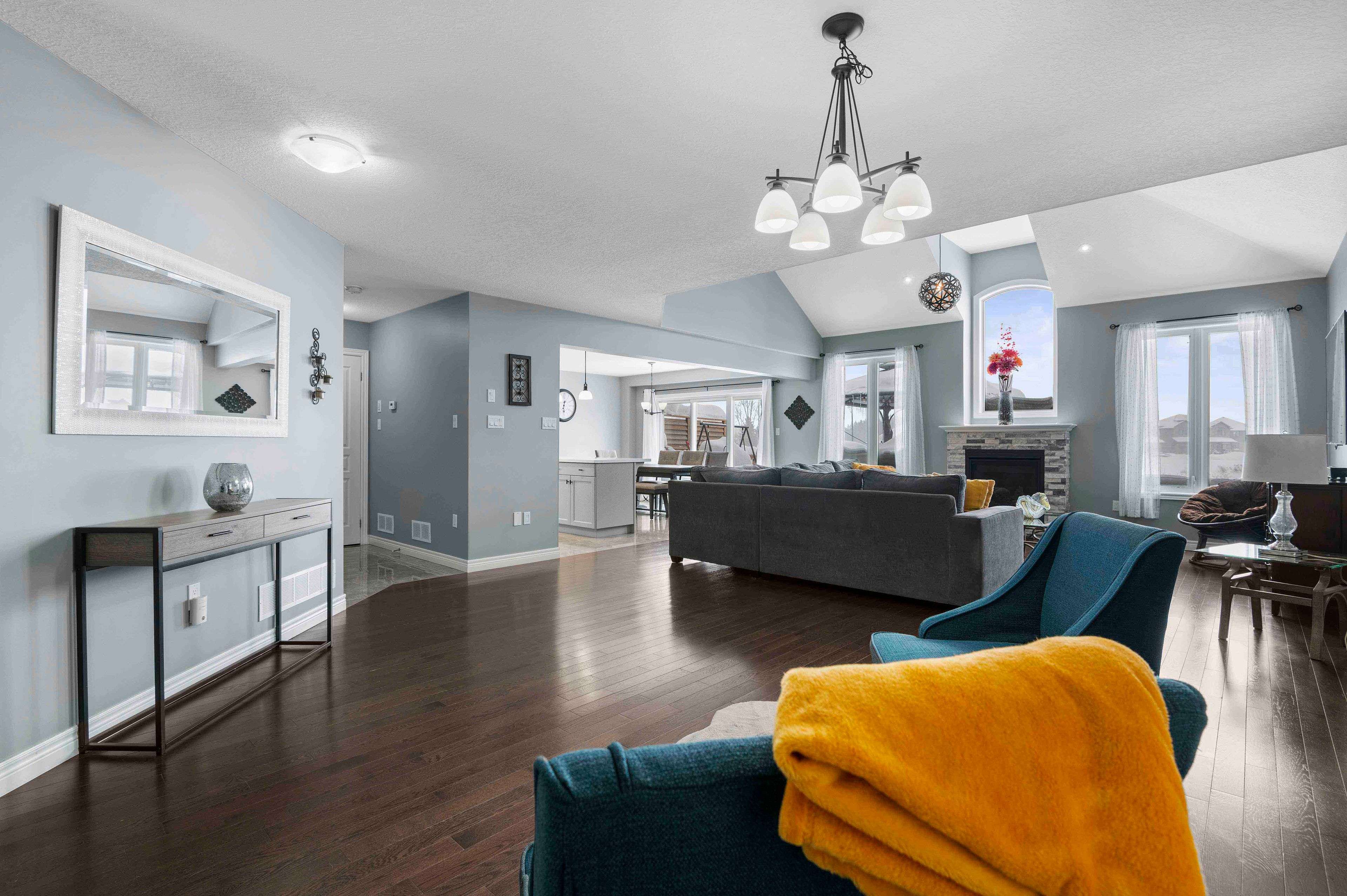 East Luther Grand Valley, ON L9W 6W4,7 Stuckey LN