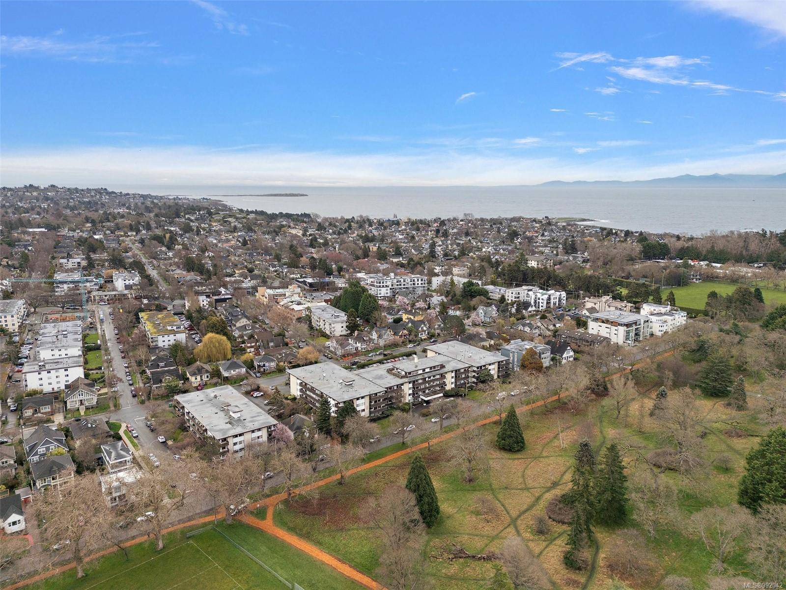 Victoria, BC V8V 2Y5,964 Heywood Ave #314