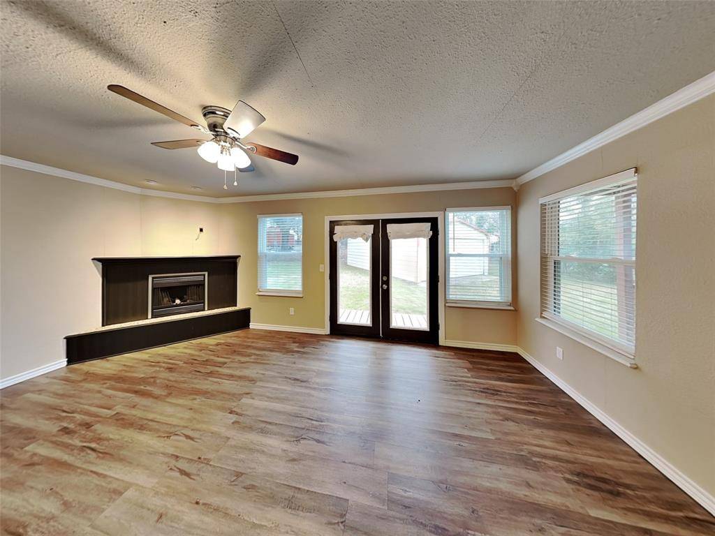 Azle, TX 76020,817 James Street