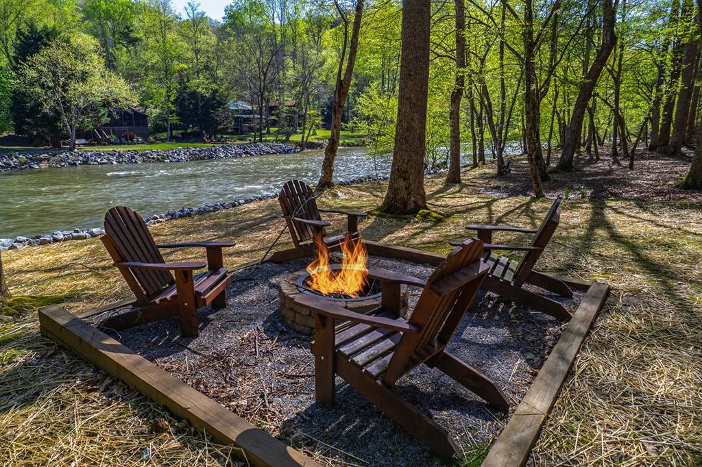 Ellijay, GA 30540,480 Riveredge Lane