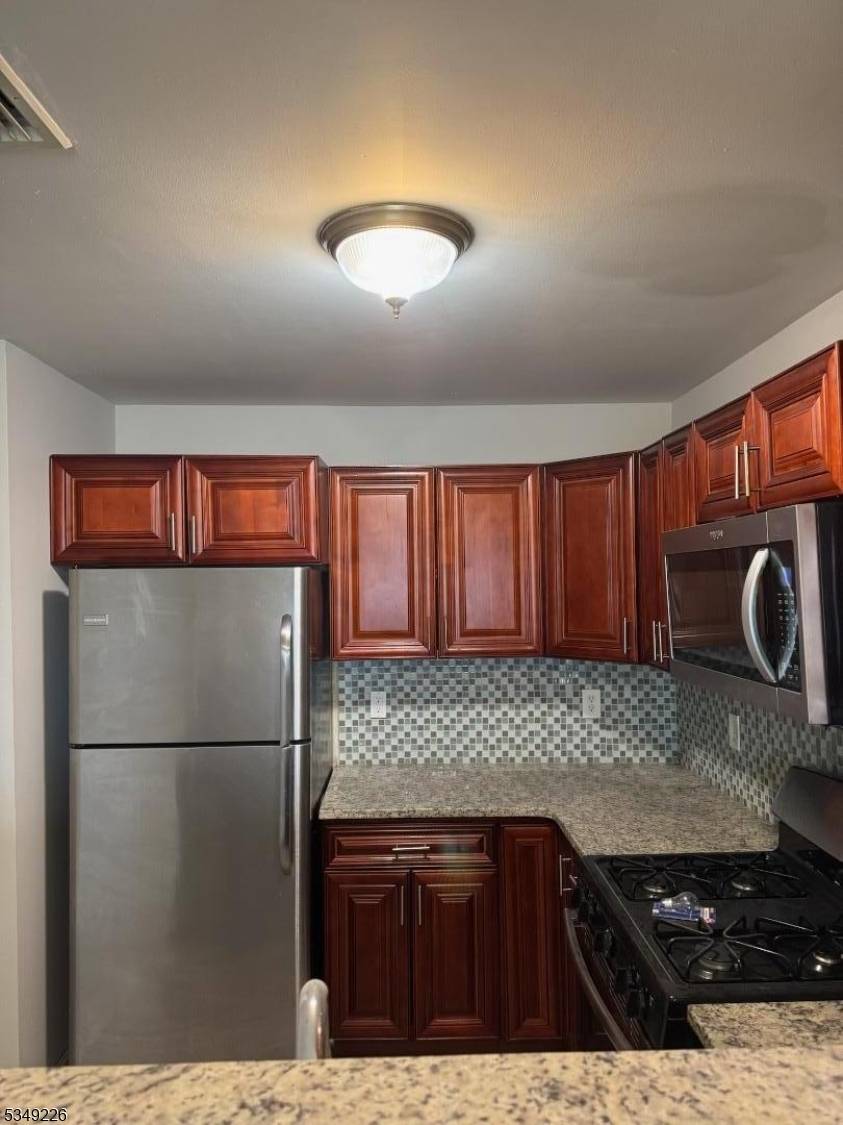 Newark City, NJ 07103,618 18Th Ave