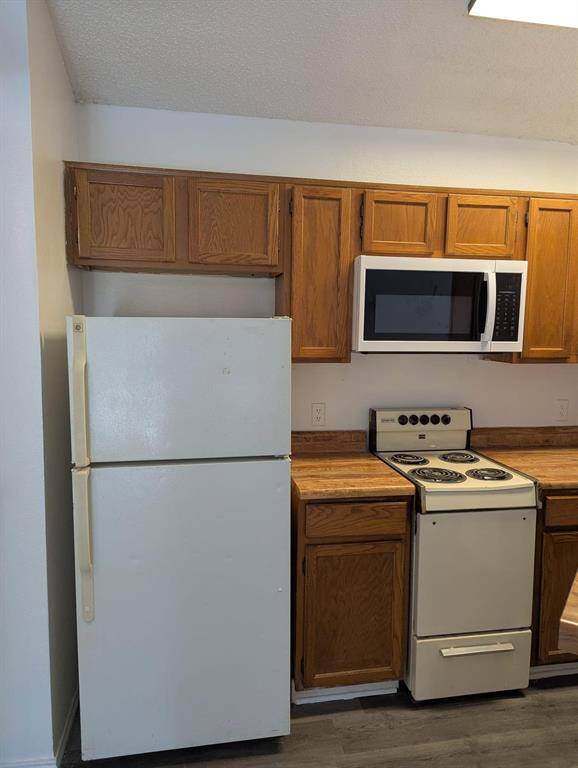Dallas, TX 75231,6108 Abrams Road #322