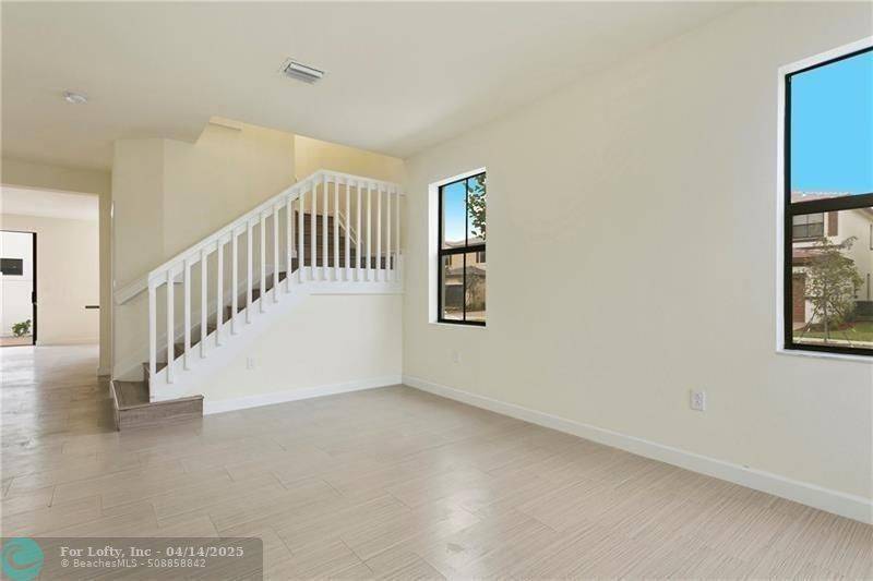 Hialeah, FL 33018,10305 W 33rd Way #10305