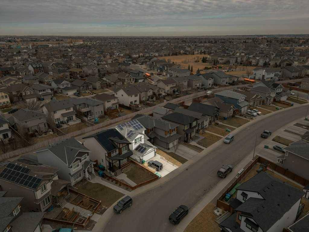 Lethbridge, AB T1J5M8,409 Moonlight WAY W