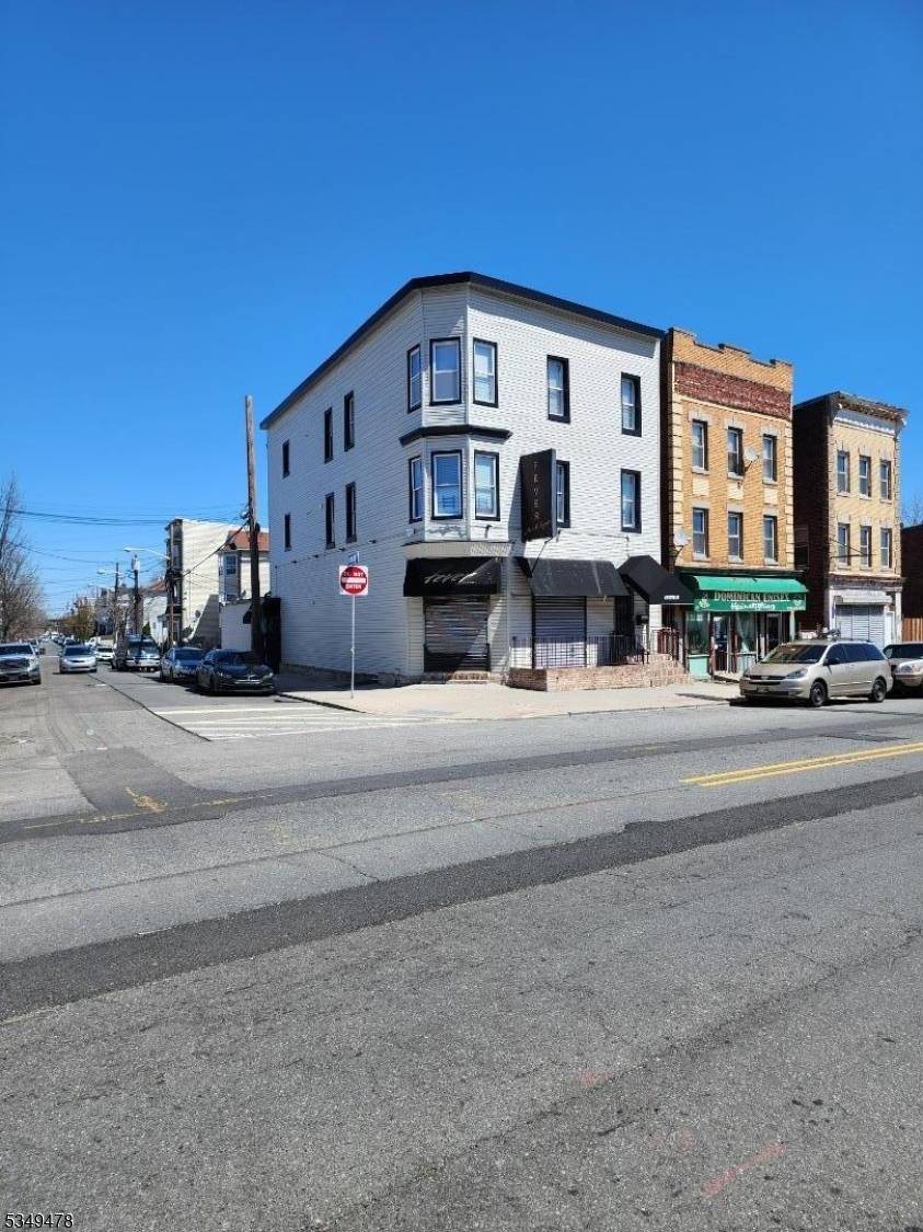 Newark City, NJ 07018,415 Central Ave