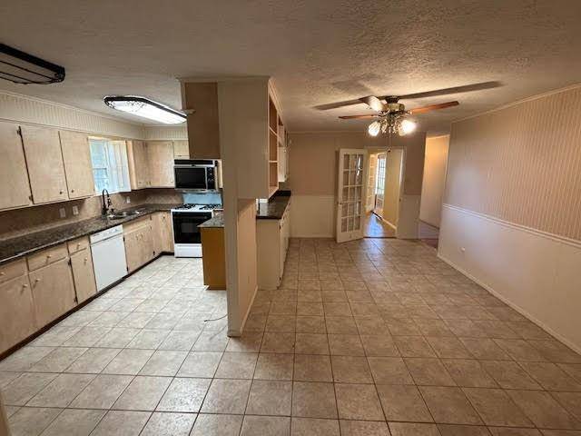 Calvert, TX 77837,702 E Kezee Street