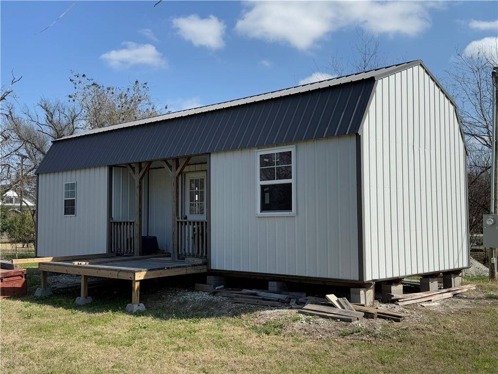 Kosse, TX 76653,404 E Mignonette Street