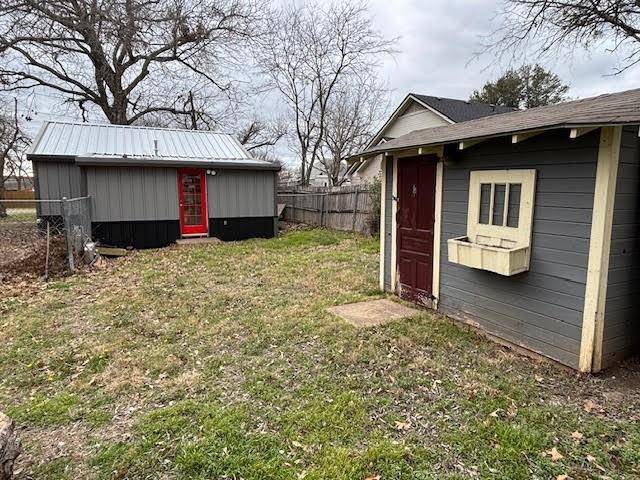 Lorena, TX 76655,105 & 103 N Oak Street