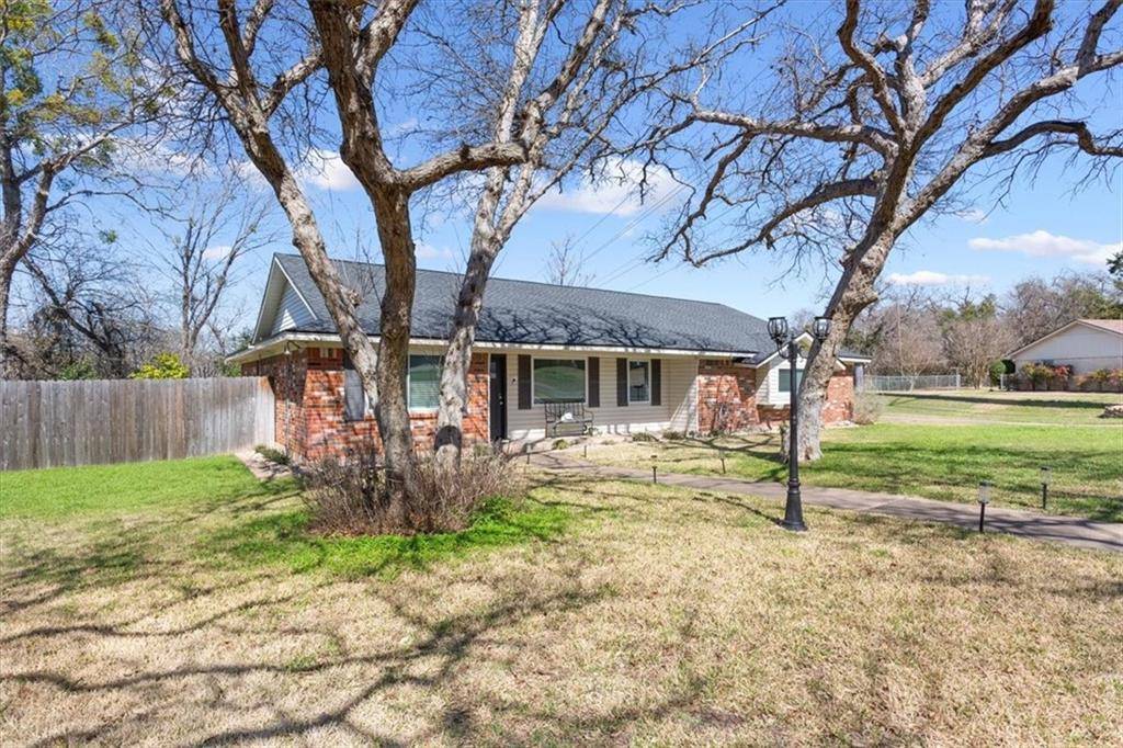 Woodway, TX 76712,1316 Circlewood Drive