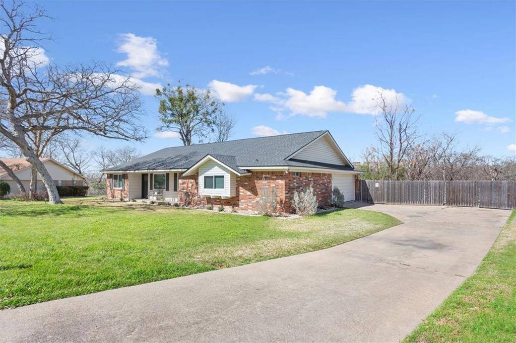 Woodway, TX 76712,1316 Circlewood Drive