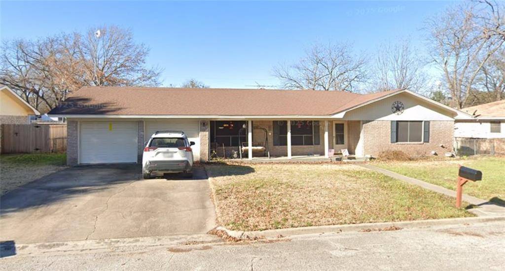 Clifton, TX 76634,811 S Ave O Avenue