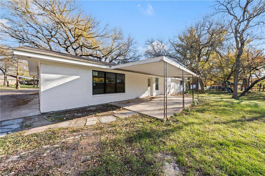 China Spring, TX 76633,215 Curry Lane