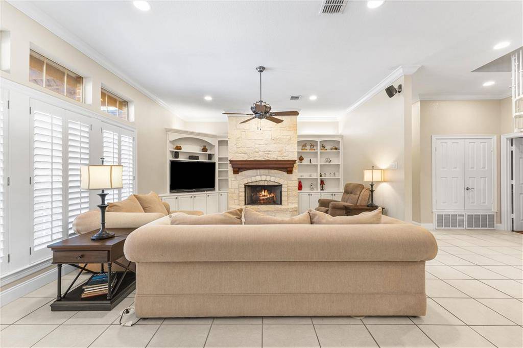 Woodway, TX 76712,801 Forest Oaks Circle