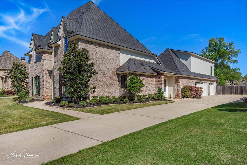 Shreveport, LA 71106,426 Oakwood Trace Court