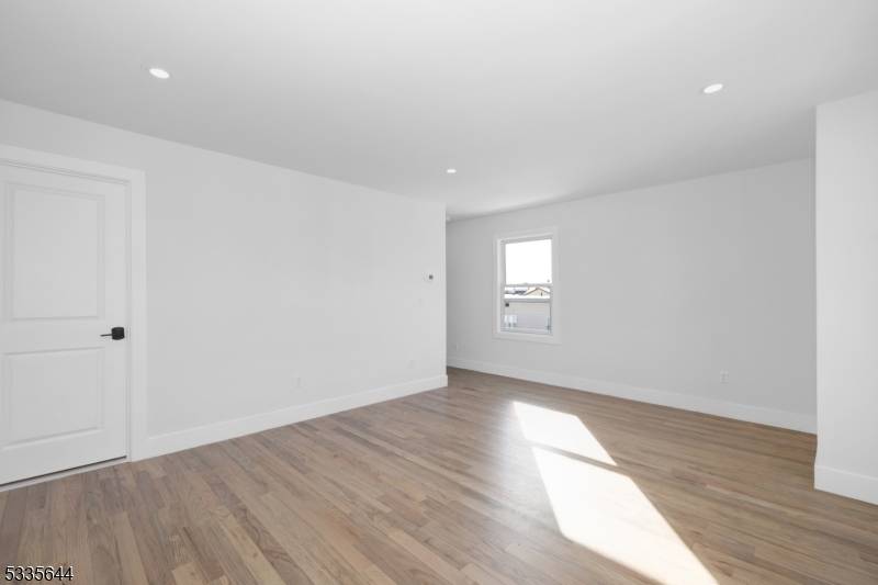 Garfield City, NJ 07026,23 Frederick St #1