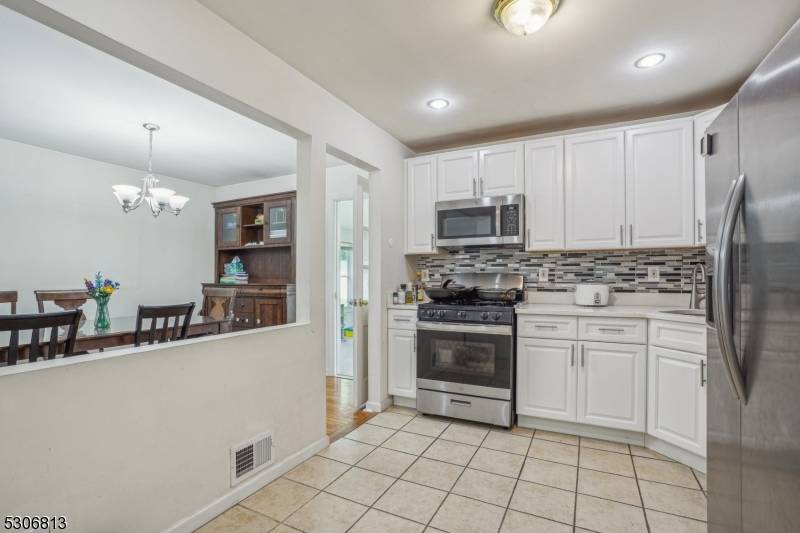 Livingston Twp., NJ 07039,62 Bryant Dr