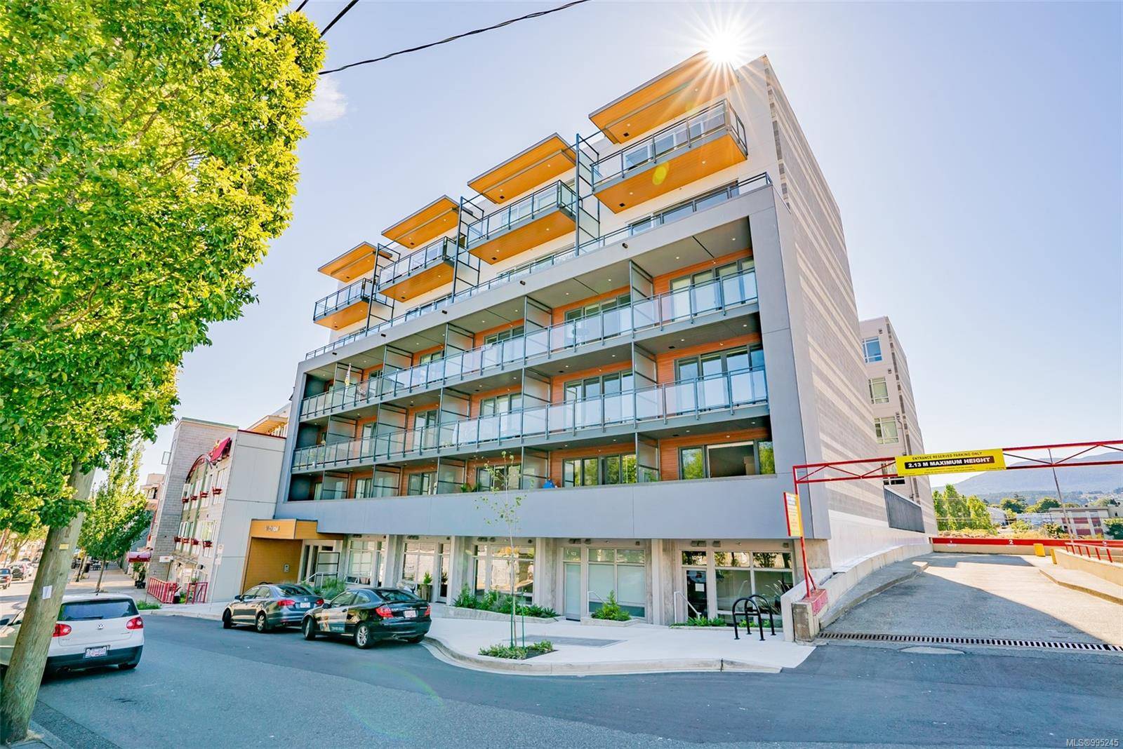 Nanaimo, BC V9R 5H3,91 Chapel St #412