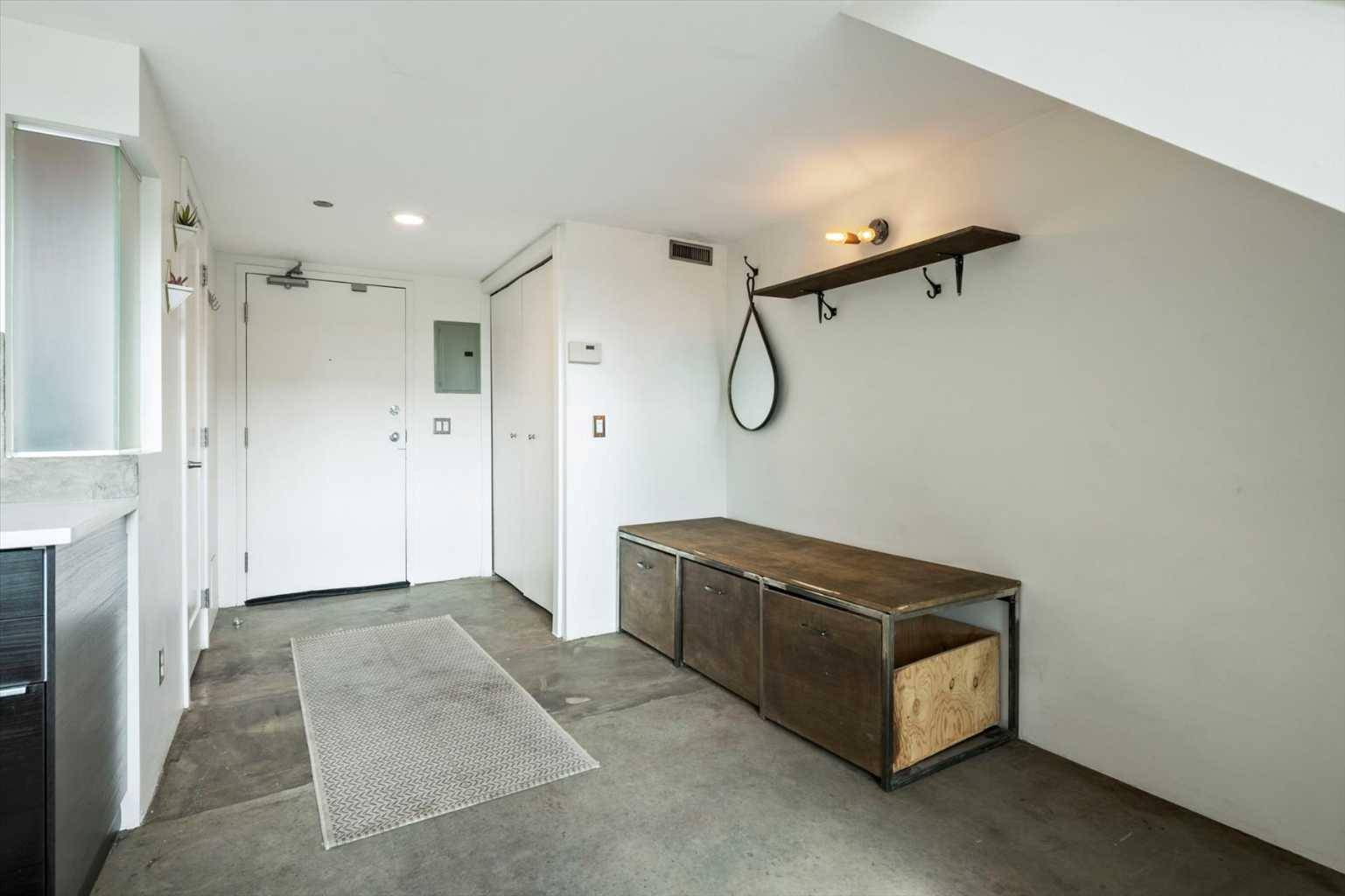 535 8 AVE SE #114, Calgary, AB T2G 5S9