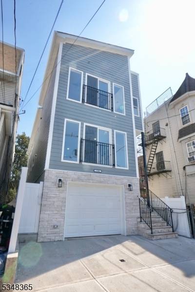 Newark City, NJ 07103,794 S 19Th St