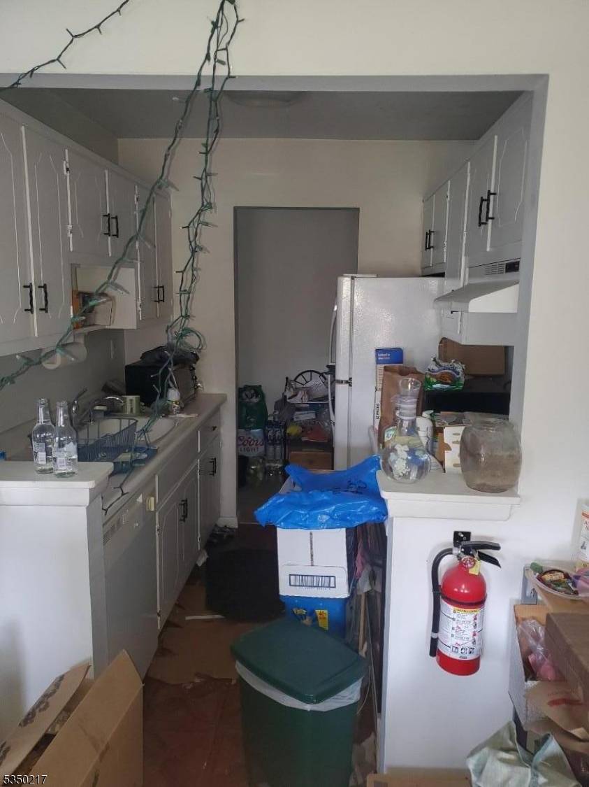 Pompton Lakes Boro, NJ 07442,100 Pierson Miller Dr #15