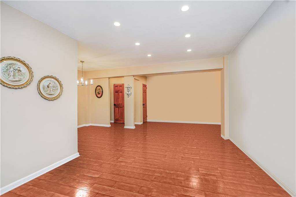 Brooklyn, NY 11223,2569 West 2nd ST #4G