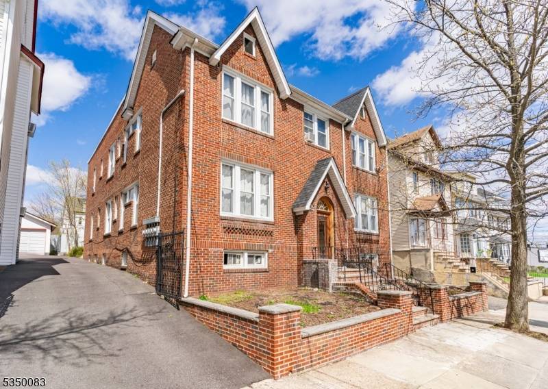 Newark City, NJ 07106,13-15 Finlay Pl