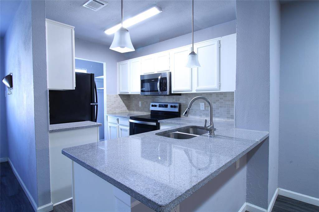 Garland, TX 75040,605 Carriagehouse Lane #B2