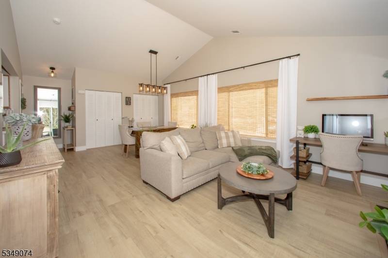 Hamburg Boro, NJ 07419,136 Falcon Ridge Way #6