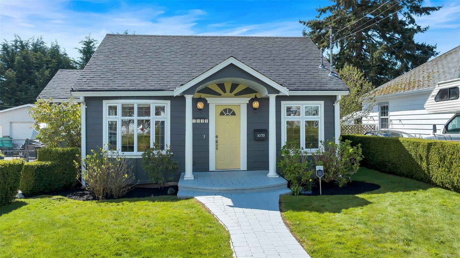 Esquimalt, BC V9A 5C5,1039 Dunsmuir Rd