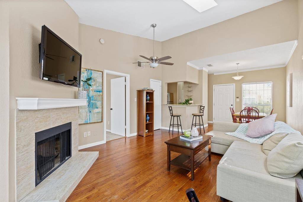 Dallas, TX 75214,7151 Gaston Avenue #303
