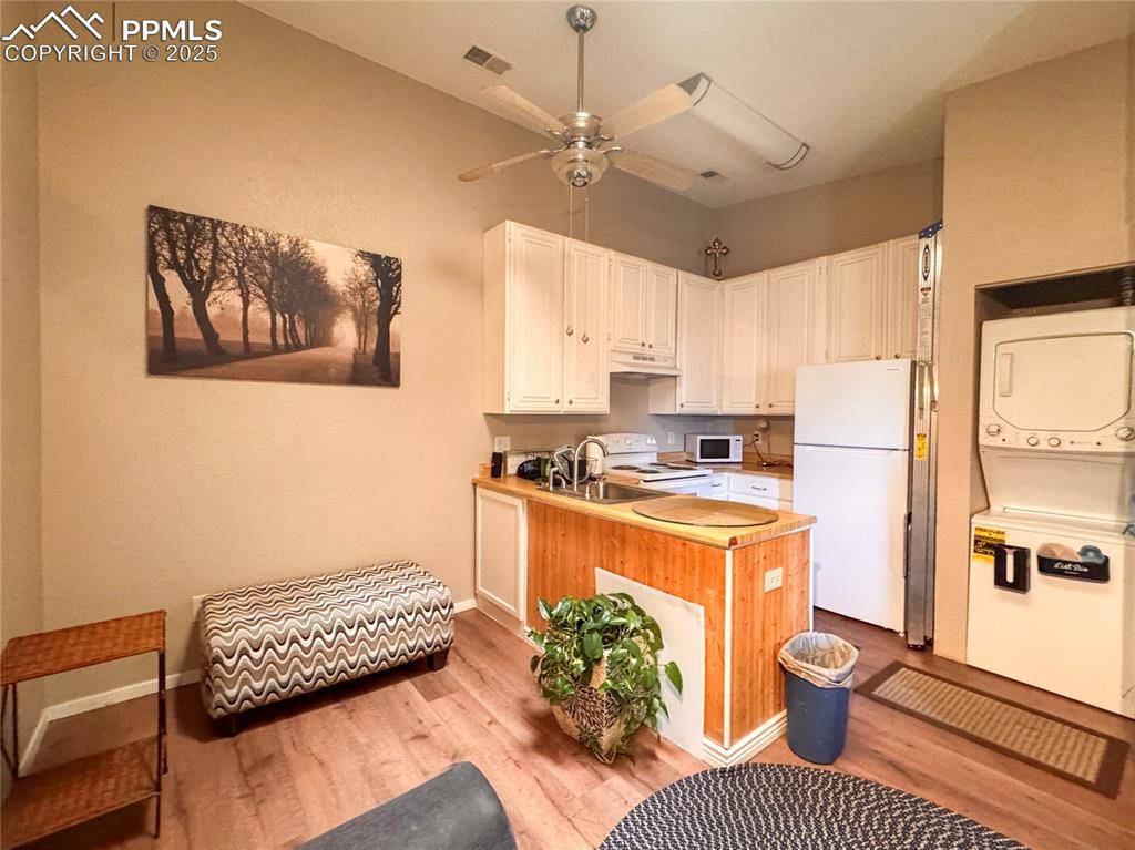 Aurora, CO 80012,992 S Dearborn WAY #20